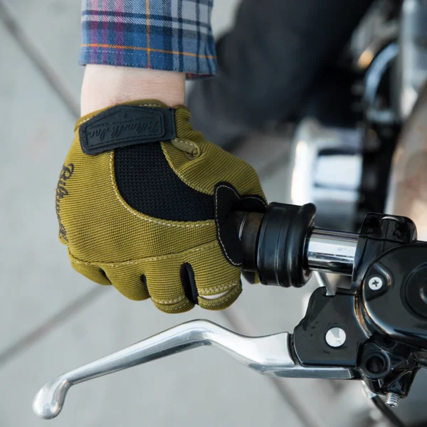 Imagen de Guante Moto Gloves de Biltwell en color Olive y Negro.