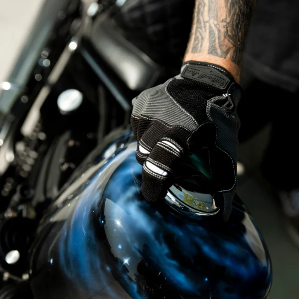 Imagen de Guante Moto Gloves de Biltwell en color Gris y Negro.