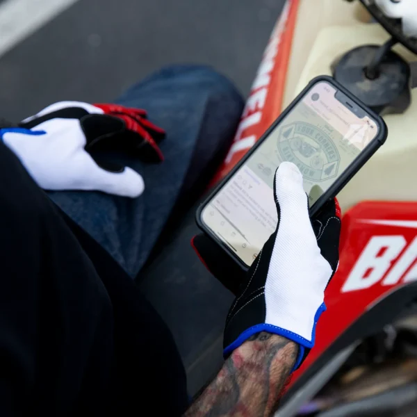 Guante Vintage MOTO GLOVES de Biltwell en color Rojo Blanco y Azul.
