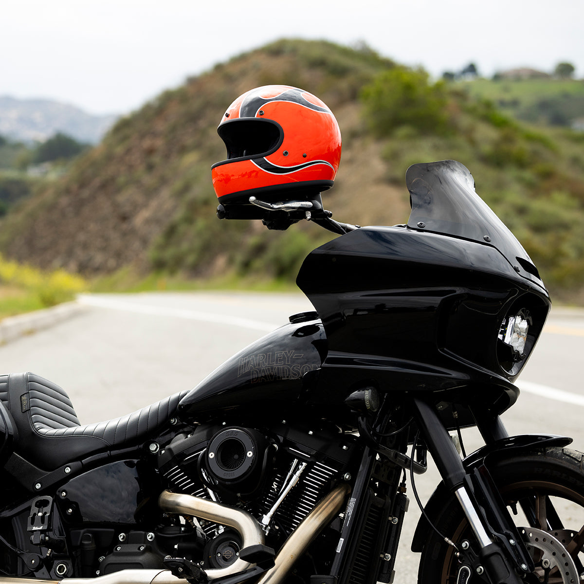 COMPETITION ORANGE FLAMES - Biltwell Gringo, es un casco estilo vintage integral