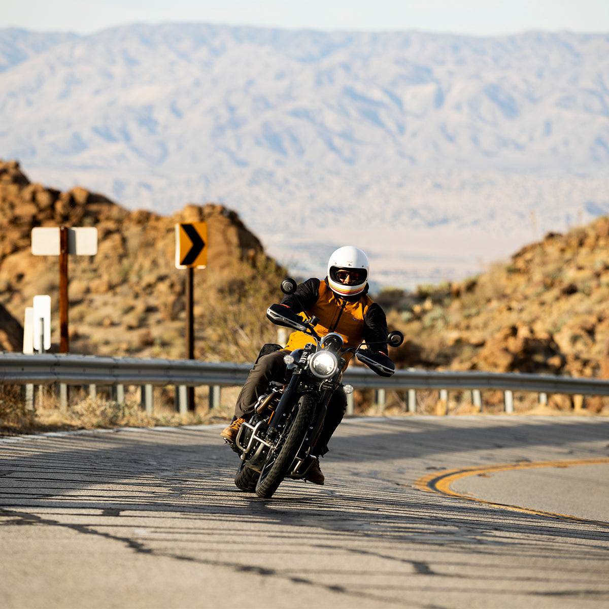 SUNSET SPECTRUM - Biltwell GRINGO, es un casco estilo vintage integral, con certificacion ece 2206