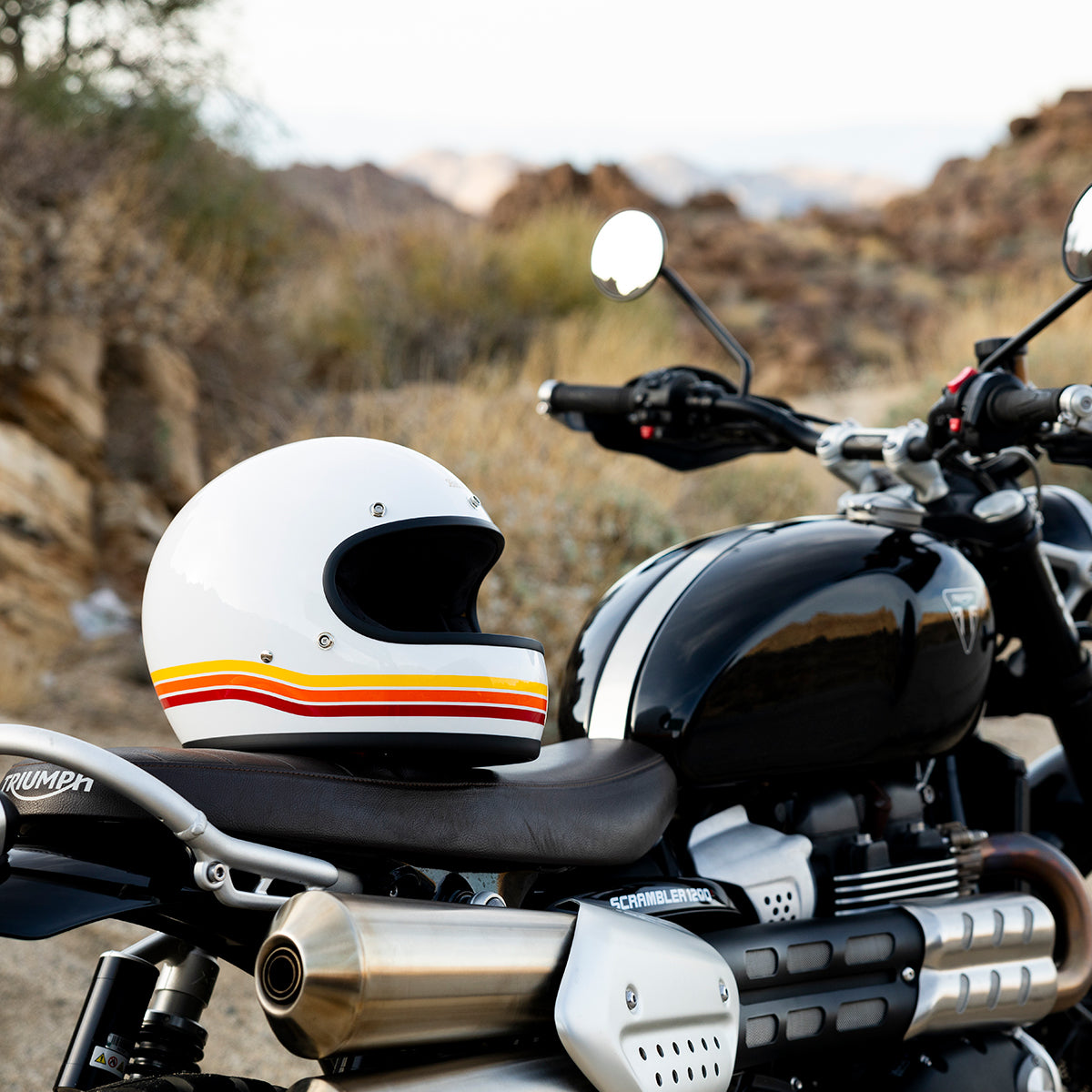 SUNSET SPECTRUM - Biltwell GRINGO, es un casco estilo vintage integral, con certificacion ece 2206