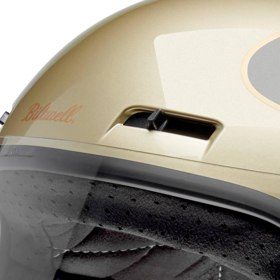 METALLIC CHAMPAGNE / CHARCOAL TRACKER - GRINGO SV de Biltwell es un casco vintage con tomas de aire en frente y menton ademas posee visor incorporado y certificacion europea ECE 22.06