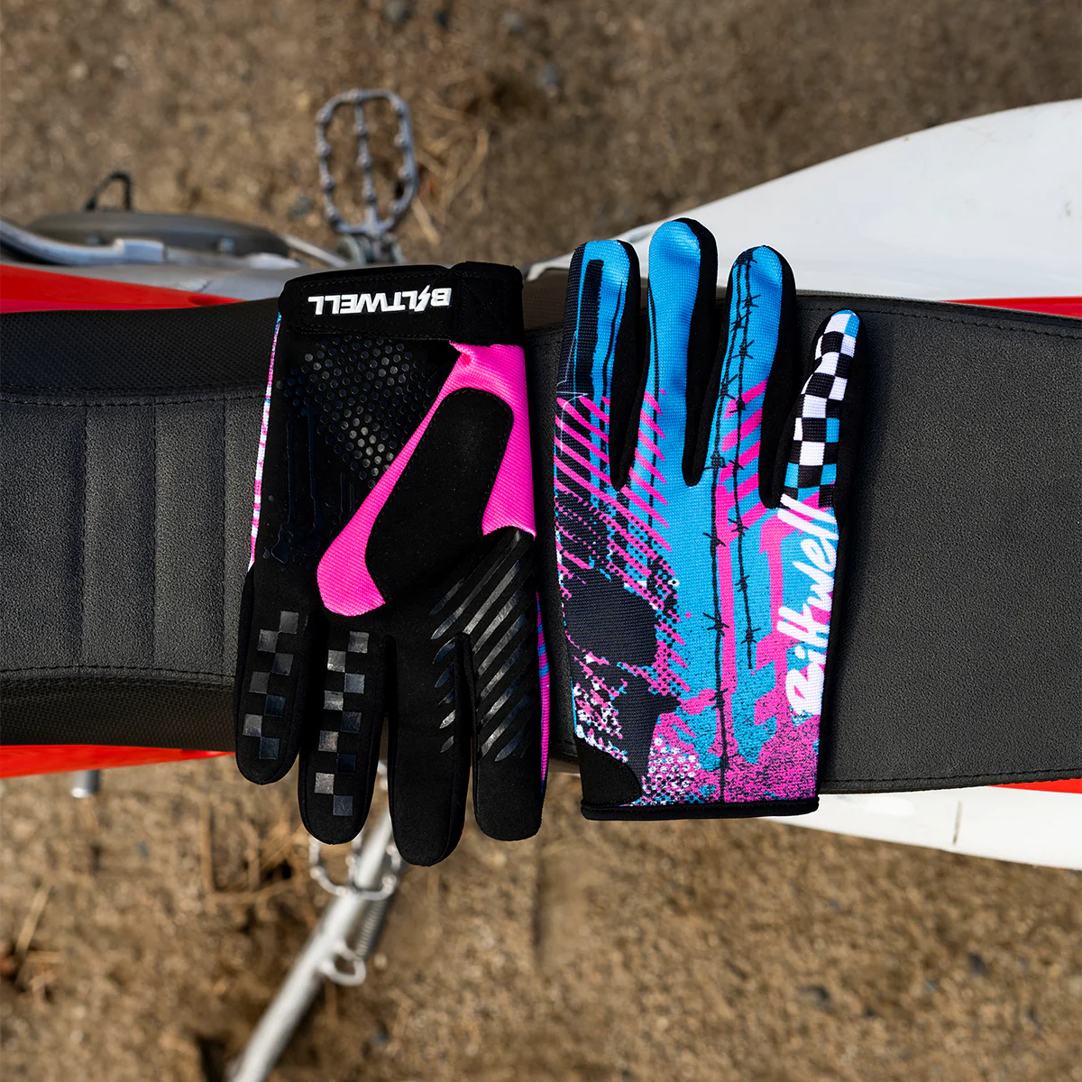 Ridgecrest Gloves -1985 de Biltwell son guantes vintage ligeros y flexibles que ofrecen gran confort.