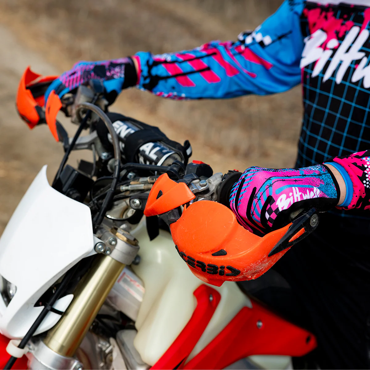 Ridgecrest Gloves -1985 de Biltwell son guantes vintage ligeros y flexibles que ofrecen gran confort.