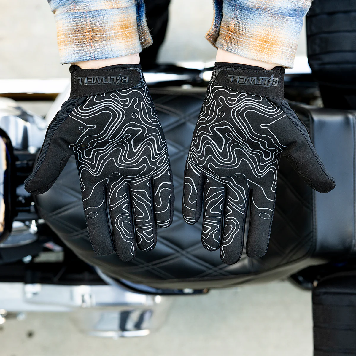 Ridgecrest Gloves -Blackout de Biltwell son guantes vintage ligeros y flexibles que ofrecen gran confort.