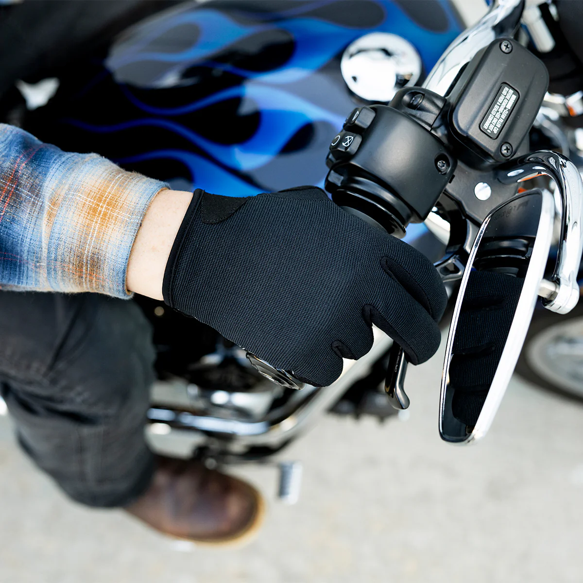 Ridgecrest Gloves -Blackout de Biltwell son guantes vintage ligeros y flexibles que ofrecen gran confort.