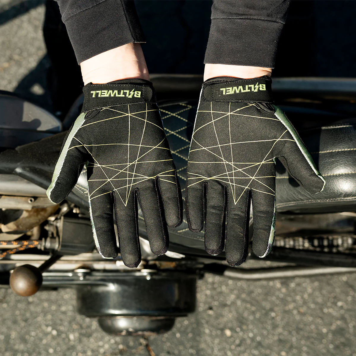 Ridgecrest Gloves - FOREST de Biltwell son guantes vintage ligeros y flexibles que ofrecen gran confort.