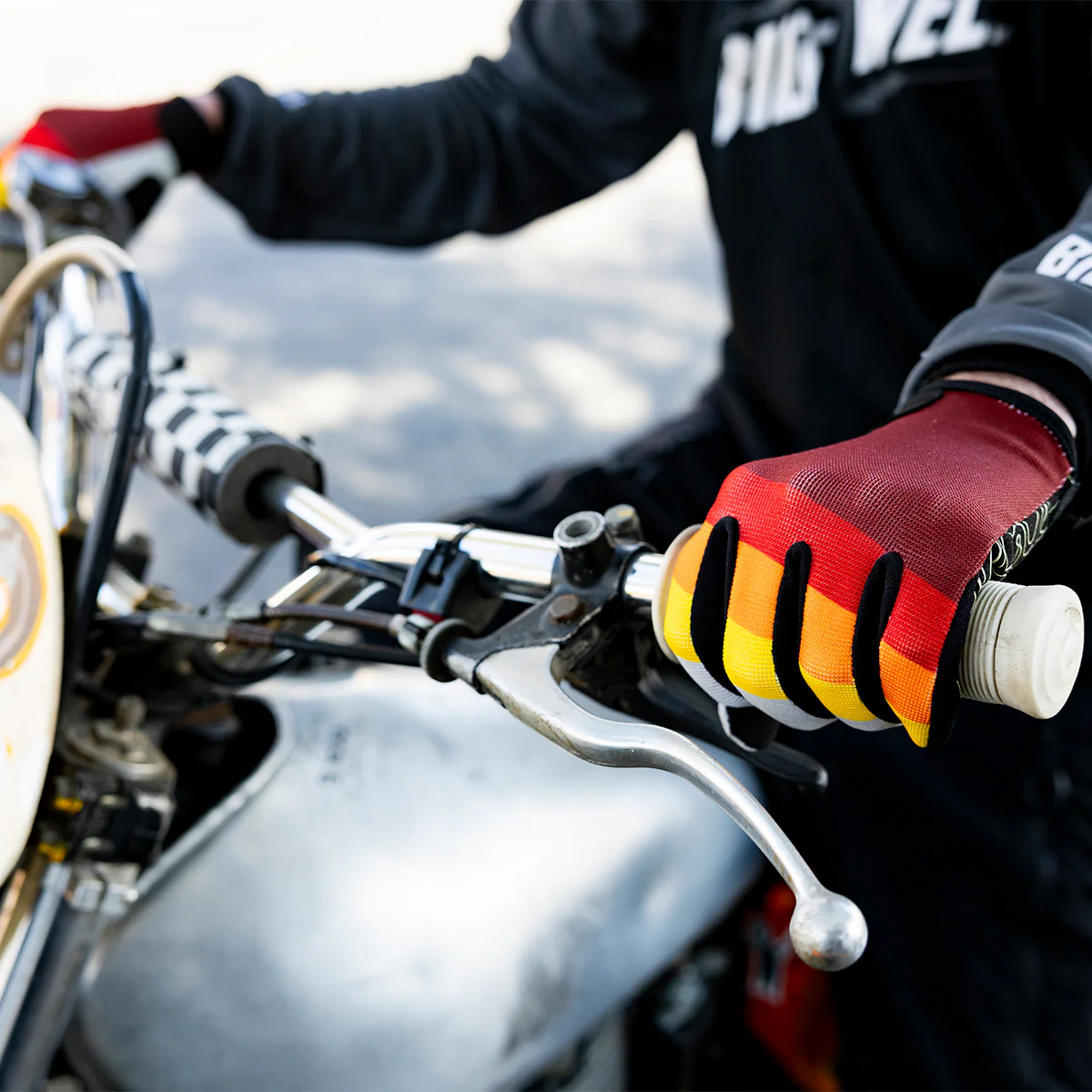 Ridgecrest Gloves -CHINOOK de Biltwell son guantes vintage ligeros y flexibles que ofrecen gran confort.